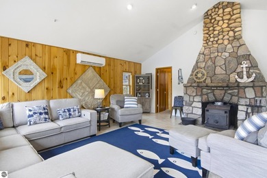 Welcome to a Northern Michigan gem. This charming cottage - photo 12