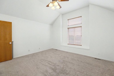 Welcome home to this beautifully maintained 4-bedroom - photo 13