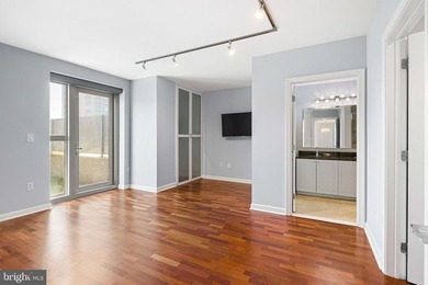 Welcome to Residence F407 at Waterfront Squarea true one-of-one - photo 15