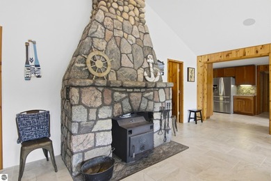 Welcome to a Northern Michigan gem. This charming cottage - photo 15