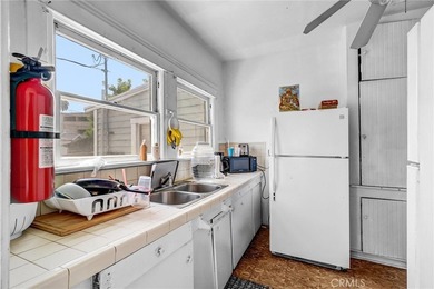 Welcome to the Gowdy House, a classic Craftsman triplex located - photo 20