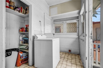 Welcome to the Gowdy House, a classic Craftsman triplex located - photo 21