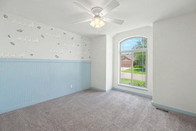 Welcome home to this beautifully maintained 4-bedroom - photo 21