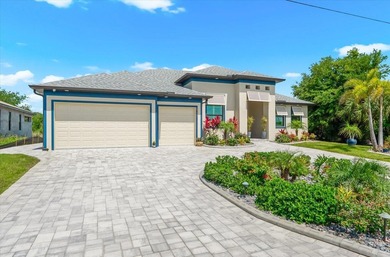WELCOME TO YOUR WATERFRONT SHOWSTOPPER--STUNNING 3 BEDROOM, 3 - photo 3