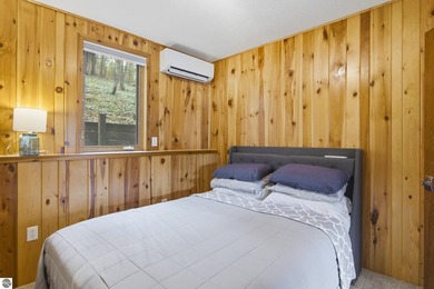 Welcome to a Northern Michigan gem. This charming cottage - photo 25