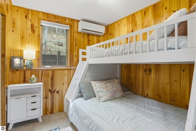 Welcome to a Northern Michigan gem. This charming cottage - photo 27