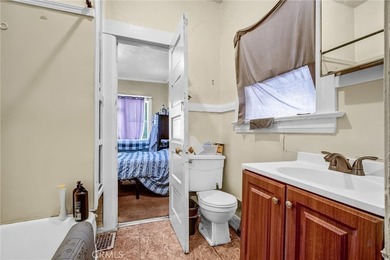 Welcome to the Gowdy House, a classic Craftsman triplex located - photo 28