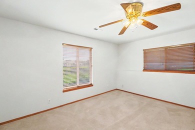 Welcome home to this beautifully maintained 4-bedroom - photo 28