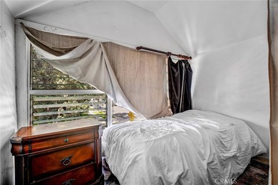 Welcome to the Gowdy House, a classic Craftsman triplex located - photo 38
