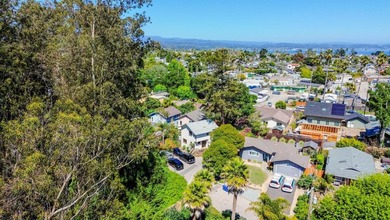 Live just a few blocks from the beach in the iconic Pleasure - photo 2