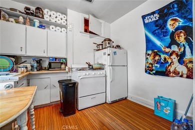 Welcome to the Gowdy House, a classic Craftsman triplex located - photo 43