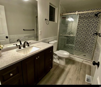 Beautifully remodeled 3-Bedroom 2-Bath home in a quiet, friendly - photo 5