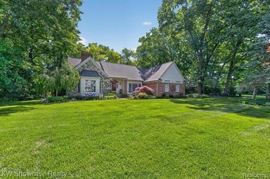 Experience a blend of luxury & tranquility in this magnificent - photo 2