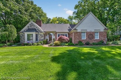 Experience a blend of luxury & tranquility in this magnificent - photo 4