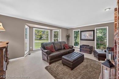 Experience a blend of luxury & tranquility in this magnificent - photo 8