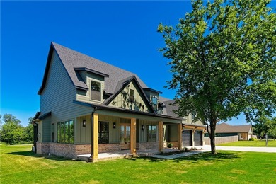 Absolute Showstopper in Bella Vista! Excellent location, less - photo 6