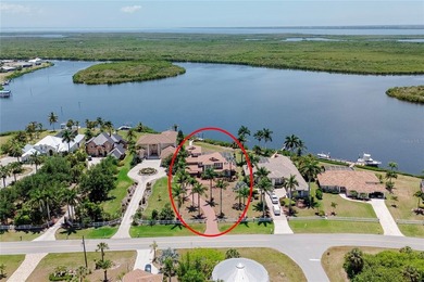STUNNING LUXURY BAYFRONT HOME ON OVERSIZED LOT WITH GULF ACCESS - photo 2
