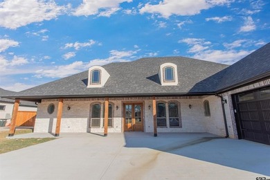 Welcome to this spacious, modern luxury home tucked away on a - photo 2