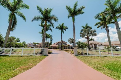 STUNNING LUXURY BAYFRONT HOME ON OVERSIZED LOT WITH GULF ACCESS - photo 3