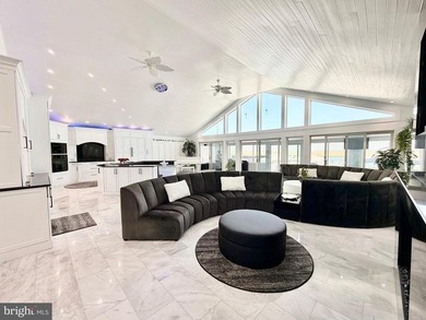 Experience the ultimate island lifestyle in your Contemporary - photo 11