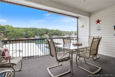 Completely renovated and move-in ready, this beautiful 2 bed, 2 - photo 18