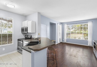 Clean, roomy, smart 1st floor layout, with good natural light - photo 3