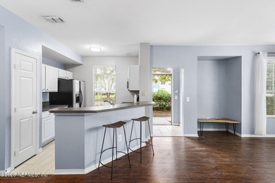 Clean, roomy, smart 1st floor layout, with good natural light - photo 4