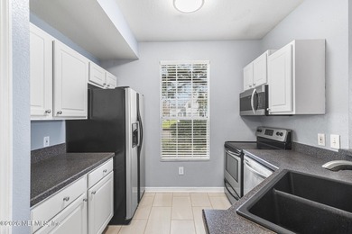 Clean, roomy, smart 1st floor layout, with good natural light - photo 5