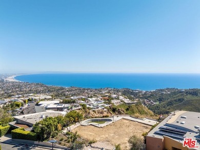 First time on the market in over 50 years. An exceptional view - photo 1