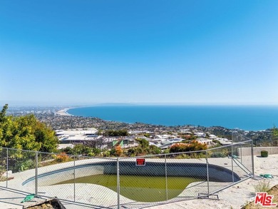First time on the market in over 50 years. An exceptional view - photo 3