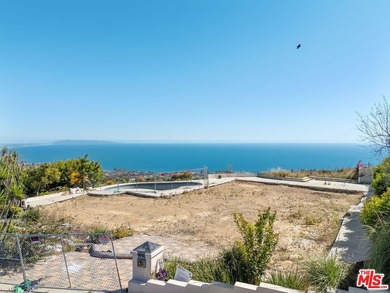 First time on the market in over 50 years. An exceptional view - photo 4