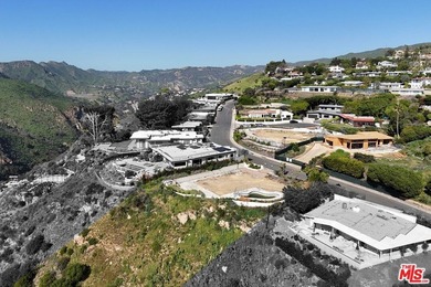 First time on the market in over 50 years. An exceptional view - photo 6