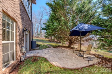 Experience Southern Luxury living set within the golf course - photo 13