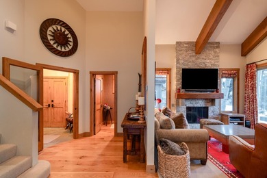 Beautifully remodeled 4BD/4BA Fairway Nine townhome. Renovated - photo 14