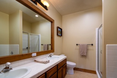 Beautifully remodeled 4BD/4BA Fairway Nine townhome. Renovated - photo 22