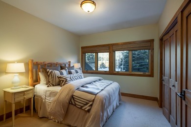 Beautifully remodeled 4BD/4BA Fairway Nine townhome. Renovated - photo 24