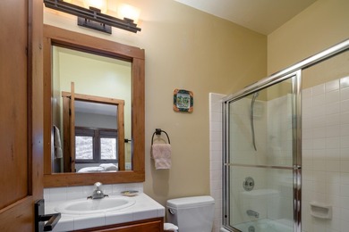 Beautifully remodeled 4BD/4BA Fairway Nine townhome. Renovated - photo 25