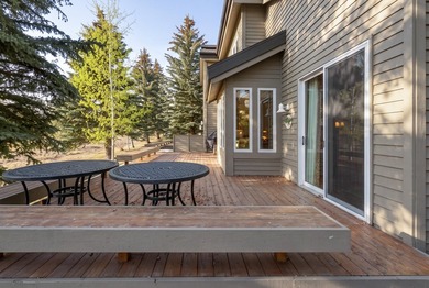 Beautifully remodeled 4BD/4BA Fairway Nine townhome. Renovated - photo 28