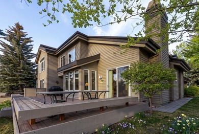 Beautifully remodeled 4BD/4BA Fairway Nine townhome. Renovated - photo 29