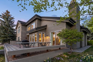 Beautifully remodeled 4BD/4BA Fairway Nine townhome. Renovated - photo 30