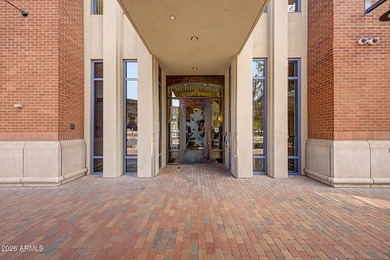Beautifully renovated 1 bedroom/2 bathroom unit (2 underground - photo 2