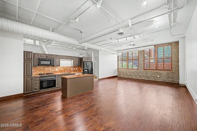 Beautifully renovated 1 bedroom/2 bathroom unit (2 underground - photo 10