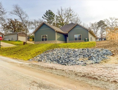 Lake Hamilton Home For Sale in Hot Springs Arkansas