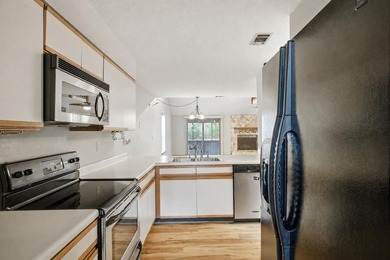 FABULOUS OPPORTUNITY TO LIVE IN A WATERFRONT COMMUNITY! Welcome - photo 11