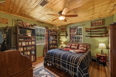 The Ultimate Holly Lake Retreat: Modern Updates & Resort Living - photo 17