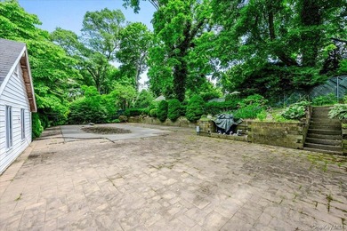 Welcome to 36 Seaview Avenue - a truly magnificent colonial - photo 25