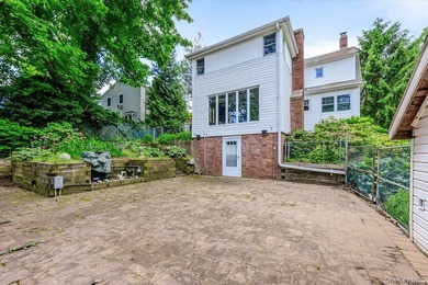 Welcome to 36 Seaview Avenue - a truly magnificent colonial - photo 26