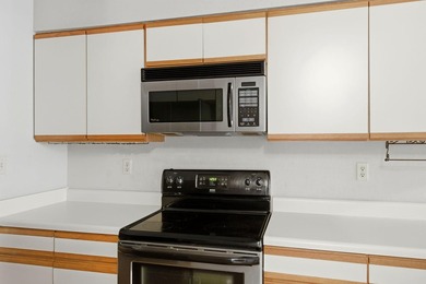 FABULOUS OPPORTUNITY TO LIVE IN A WATERFRONT COMMUNITY! Welcome - photo 28