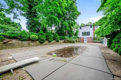 Welcome to 36 Seaview Avenue - a truly magnificent colonial - photo 30