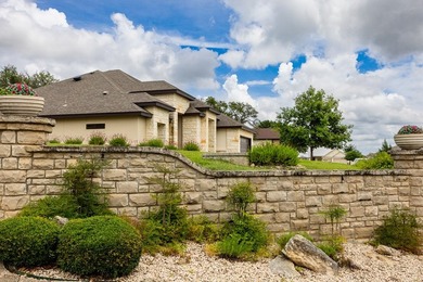 Hill Country views, privacy, & modern comfort in The Meridian - photo 33